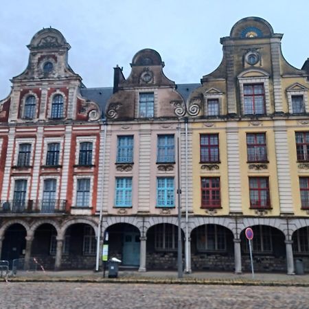 Au Coeur De La Grand Place Arras Buitenkant foto
